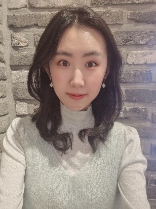 홍 지 은 사진